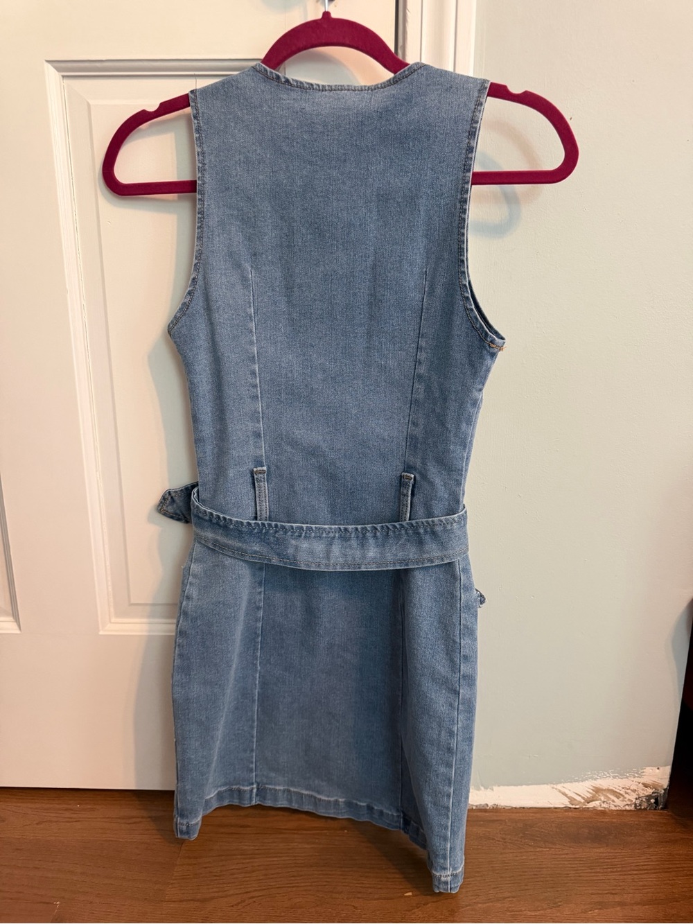 Sleeveless Blue Denim Zip-Front Women’s Jeans Dress - Picture 3 of 4